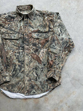 Load image into Gallery viewer, Russell Mossy Oak Duck Blind Camo Button Up (M)
