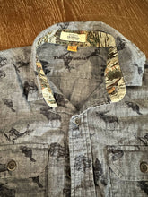 Load image into Gallery viewer, Outdoor Print Button Down Shirt (M)