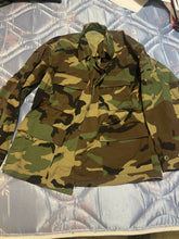 Load image into Gallery viewer, Woodland Camo 4 pocket jacket