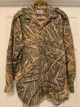 Load image into Gallery viewer, Mossy Oak Shadowgrass LS Button Up (L)🇺🇸