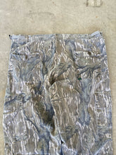 Load image into Gallery viewer, Vintage Mossy Oak Treestand Camo Pants