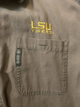 Load image into Gallery viewer, columbia LSU hunting button down (XL)