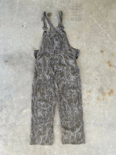 Load image into Gallery viewer, Vintage Mossy Oak Bottomland Overalls (S/M)🇺🇸