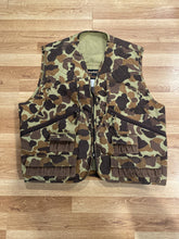 Load image into Gallery viewer, Gamehide Hunting Vest in Duck Camo