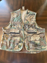 Load image into Gallery viewer, Vintage 90s Dove/Field Vest (L/XL)