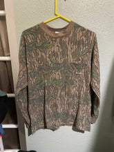 Load image into Gallery viewer, 90’s Mossy Oak Greenleaf Long Sleeve Shirt (L) 🇺🇸