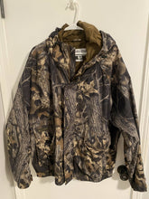 Load image into Gallery viewer, Columbia Camo Jacket (XL/XXL)