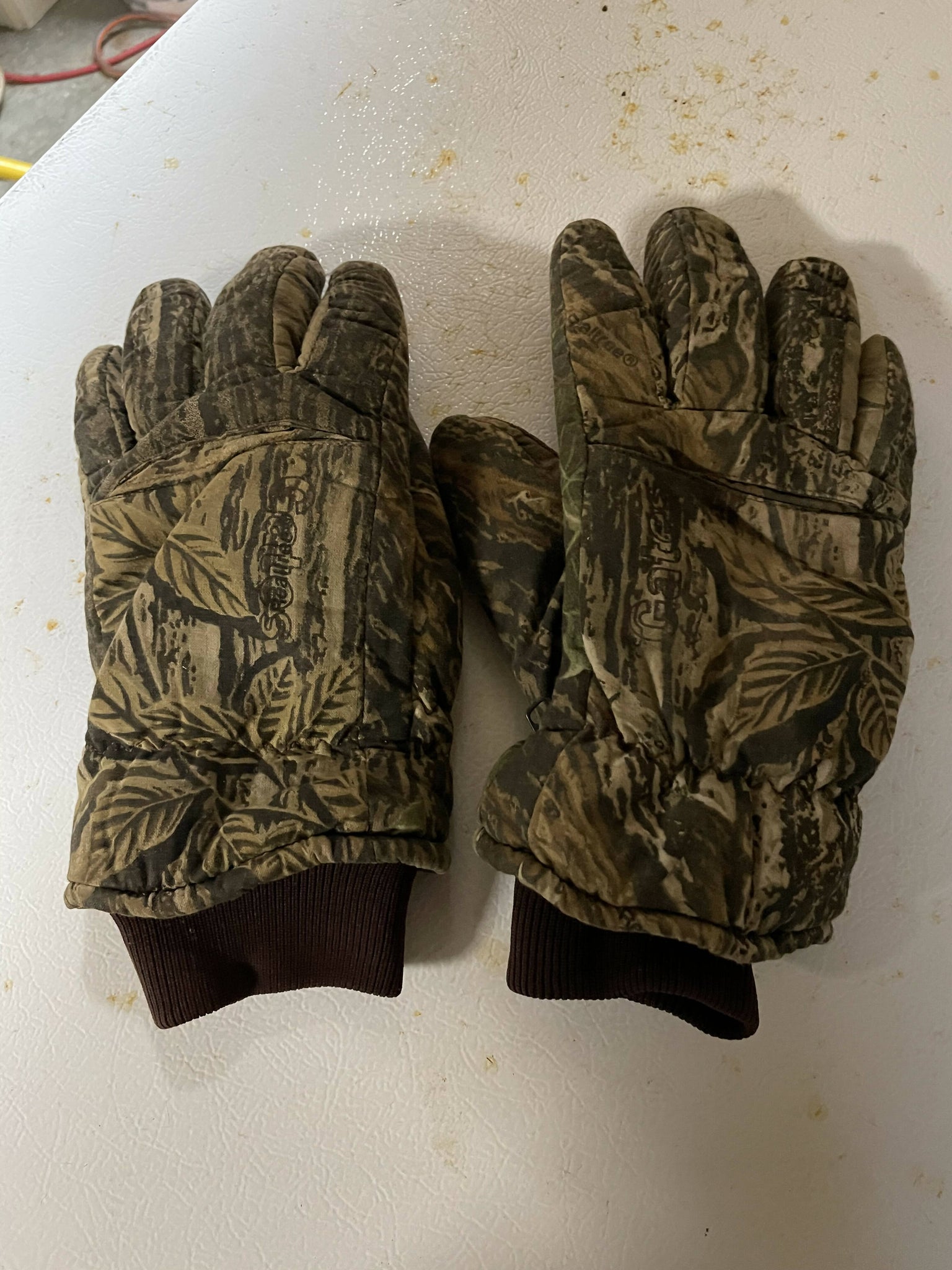 Gates store hunting gloves