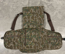 Load image into Gallery viewer, 90’s Duxbak Mossy Oak Greenleaf Strap Vest (L/XL)🇺🇸