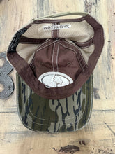 Load image into Gallery viewer, Mossy oak bottomland hat