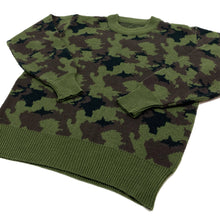 Load image into Gallery viewer, Vintage Camo Knit Sweater (M)