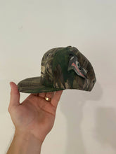 Load image into Gallery viewer, Vintage Davison Mossy Oak ShadowLeaf Snapback