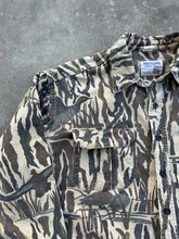 Load image into Gallery viewer, 90’s Vintage Ducks Unlimited Rattlers Brand Chamois Shirt (L/XL) 🇺🇸