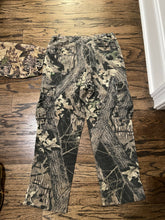 Load image into Gallery viewer, Mossy oak breakup pants