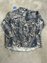 Load image into Gallery viewer, Vintage Mossy Oak Breakup Camo Button Up (4XL)