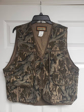 Load image into Gallery viewer, Vintage Remington L Original Treestand Game Vest