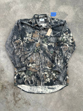 Load image into Gallery viewer, Vintage Mossy Oak Break Up Gen 1 Chamois Button Up (L)