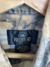 Load image into Gallery viewer, Redhead Realtree Advantage Timber Button Shirt Size M