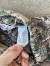 Load image into Gallery viewer, Vintage Walls Chamois Realtree Camo Button up (L/XL)