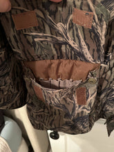 Load image into Gallery viewer, 90’s Columbia Mossy Oak Treestand Camo Jacket (L-Tall)