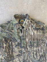 Load image into Gallery viewer, Vintage Cabela’s Realtree Camo Button Up Medium/Large