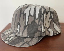 Load image into Gallery viewer, Trebark Short Bill Snapback Hat