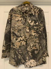 Load image into Gallery viewer, Mossy Oak Breakup LS Button Up (L)