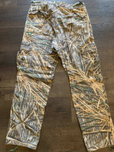 Load image into Gallery viewer, Mossy Oak Shadowgrass Pants (S)