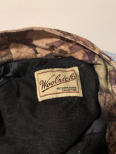 Load image into Gallery viewer, Woolrich Camo Coat