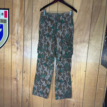 Load image into Gallery viewer, Mossy Oak Greenleaf Pants (S)🇺🇸