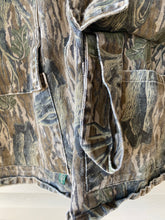 Load image into Gallery viewer, Mossy Oak Treestand Bow Hunter’s Jacket (L)