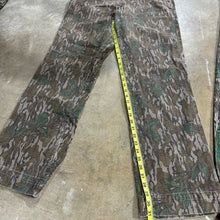 Load image into Gallery viewer, Browning Mossy Oak Greenleaf Pants (M)🇺🇸