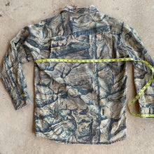 Load image into Gallery viewer, Badlands Camo Shirt (L)🇺🇸
