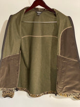 Load image into Gallery viewer, Woolrich Camo Jacket (M)