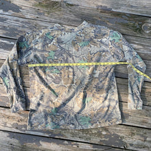 Load image into Gallery viewer, Walls Realtree Advantage Shirt (L/XL)🇺🇸