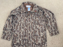 Load image into Gallery viewer, Columbia Mossy Oak Bottomland Jacket (L)