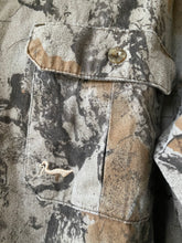 Load image into Gallery viewer, Duxbak Natural Gear Shirt (L)
