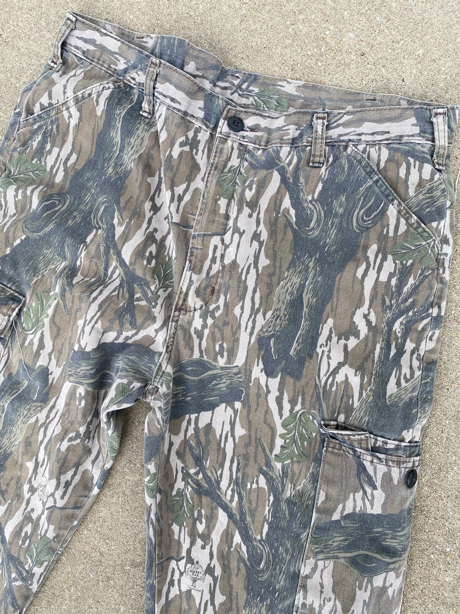 Mossy Oak Camo Cargo Pants (36)