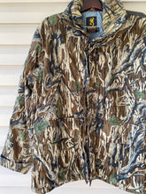 Load image into Gallery viewer, Browning Mossy Oak Jacket (XL)