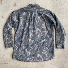 Load image into Gallery viewer, Mossy Oak Treestand Shirt (L)🇺🇸