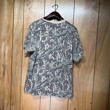 Load image into Gallery viewer, Mossy Oak Treestand Shirt (L)🇺🇸