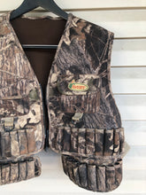 Load image into Gallery viewer, Avery Mossy Oak Wading Vest (L)