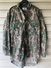 Load image into Gallery viewer, Mossy Oak Green Leaf Shirt (M/L)