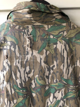 Load image into Gallery viewer, Mossy Oak Greenleaf Jacket
