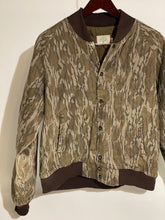 Load image into Gallery viewer, Mossy Oak Bomber Jacket (M/L)