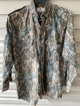 Load image into Gallery viewer, Mossy Oak Treestand Shirt (L)