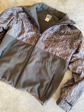Load image into Gallery viewer, Drake MST Bottomland Jacket (L)
