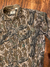 Load image into Gallery viewer, Mossy Oak Chamois Shirt (XL/XXL)