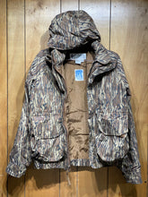 Load image into Gallery viewer, Columbia Omni-Tech Mossy Oak Bottomland Jacket (M)