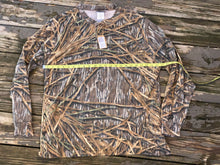 Load image into Gallery viewer, Jerzees Mossy Oak Shadowgrass Henley Shirt (XL)